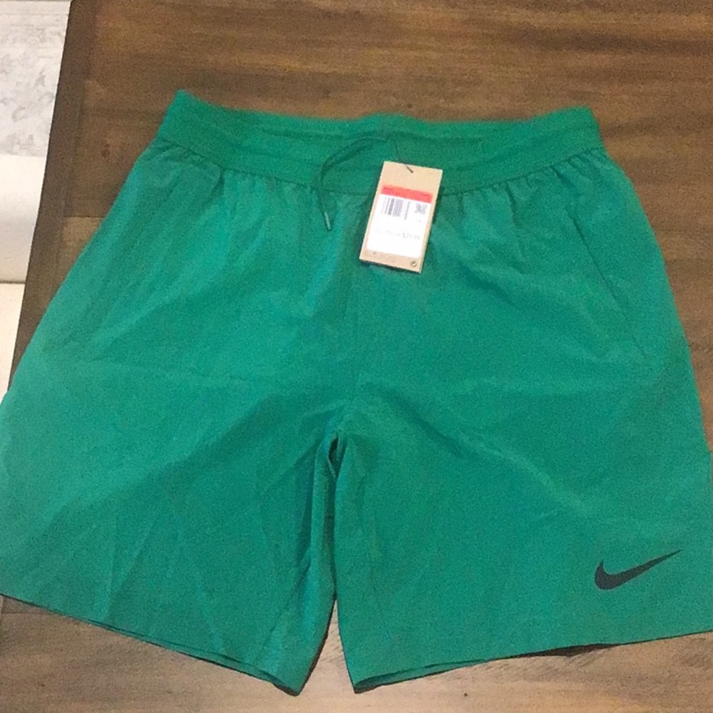 Men’s large standard fit Dri-fit shorts